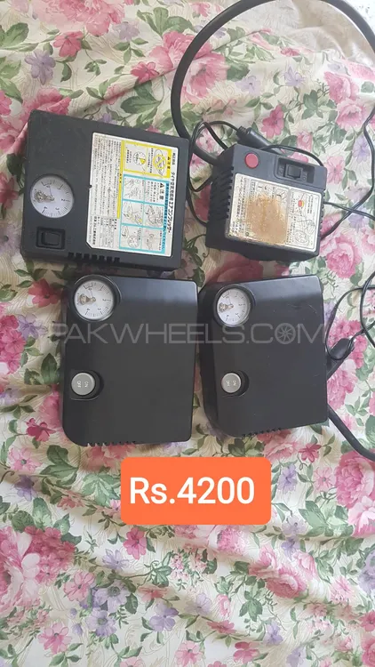 Japanese Toyota Honda Suzuki tyre inflator air compressor Japanese Toyota Honda Suzuki tyre inflator air compressor Image-5