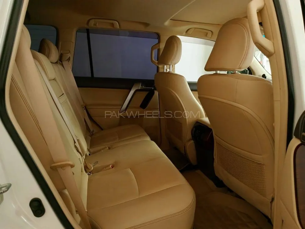 Toyota Prado 2017 for Sale in Islamabad Image-1