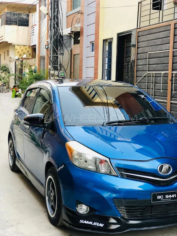 Toyota Vitz 2011 for Sale in Peshawar Image-1