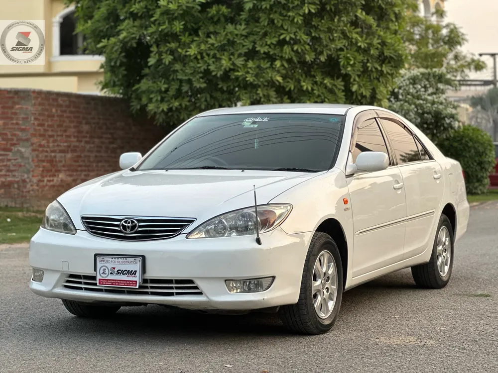 Toyota Camry 2004 for Sale in Lahore Image-1