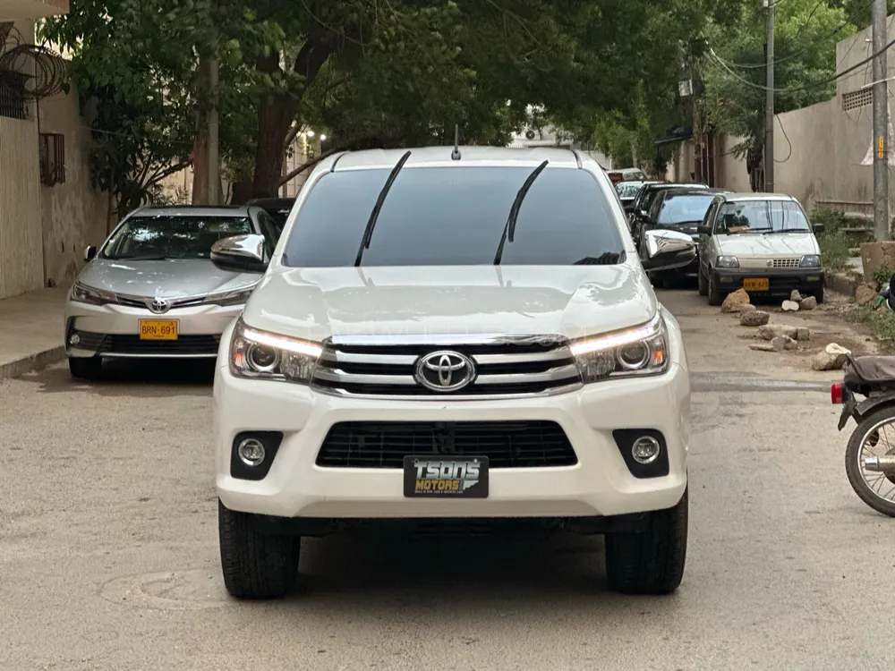 Toyota Hilux Revo V Automatic 2.8 2021 for sale in Karachi | PakWheels