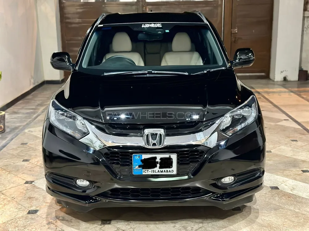 Honda Vezel 2015 for Sale in Quetta Image-1