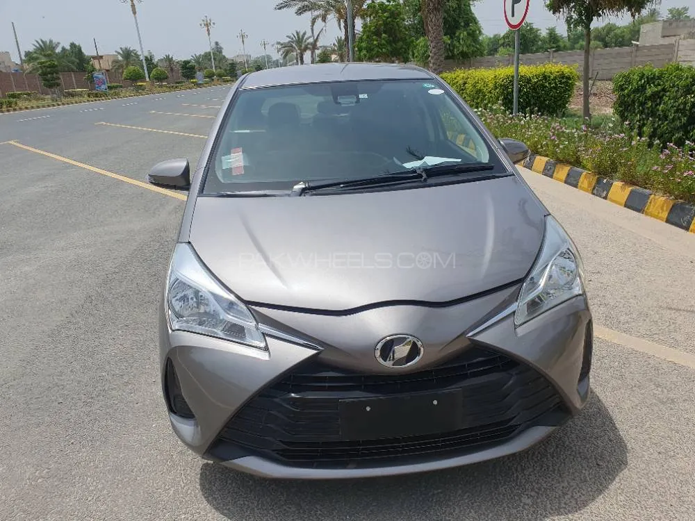 Toyota Vitz 2017 for Sale in Multan Image-1