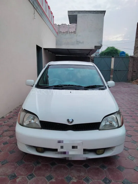 Toyota Platz 2001 for Sale in Layyah Image-1