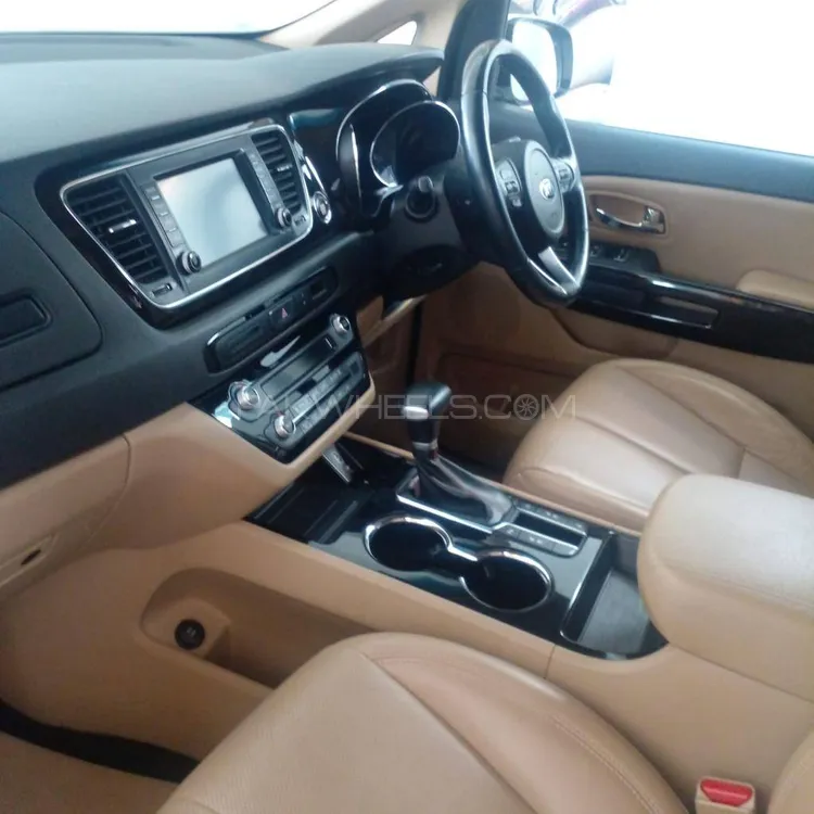 KIA Carnival 2020 for Sale in Rawalpindi Image-1