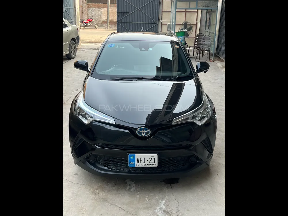 Toyota C-HR 2017 for Sale in Peshawar Image-1