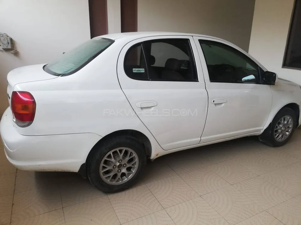Toyota Platz 2008 for Sale in Sargodha Image-1