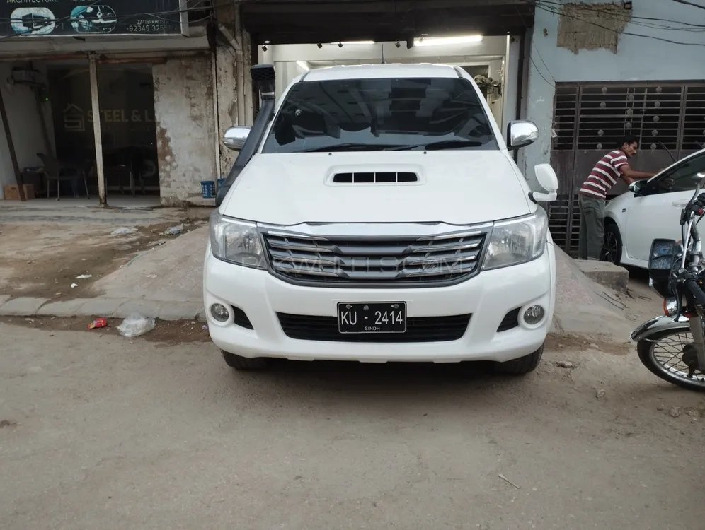 Toyota Hilux 2013 for Sale in Hyderabad Image-1