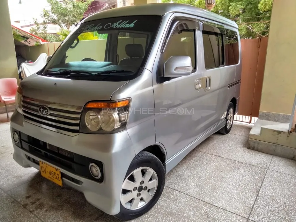 Daihatsu Atrai Wagon 2011 for Sale in Karachi Image-1