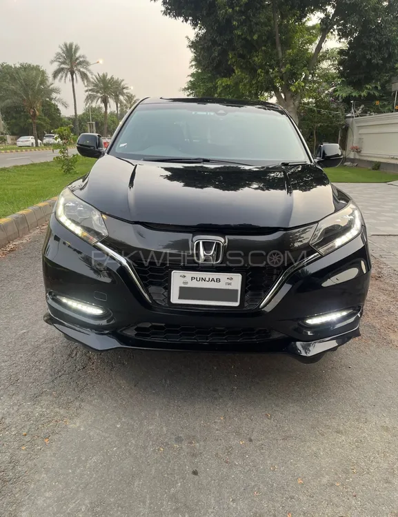 Honda Vezel 2017 for Sale in Lahore Image-1