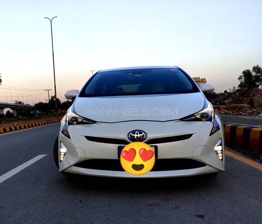 ٹویوٹا پریوس 2018 for Sale in پشاور Image-1