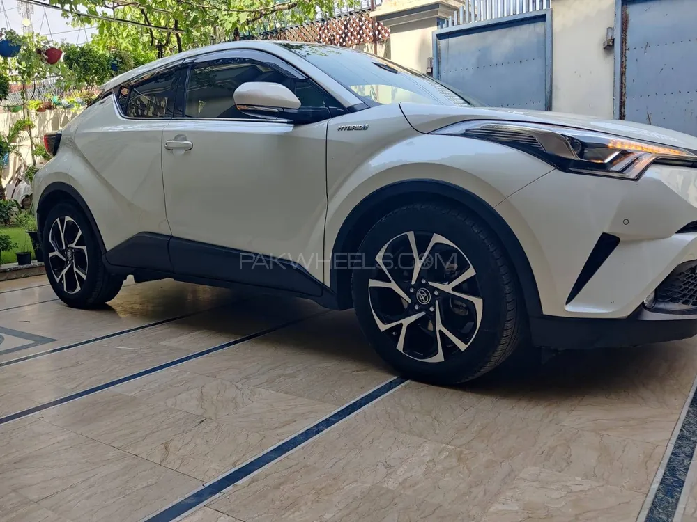 Toyota CHR GLED 2017 for sale in Chakwal PakWheels
