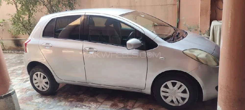 Toyota Vitz 2007 for Sale in Peshawar Image-1