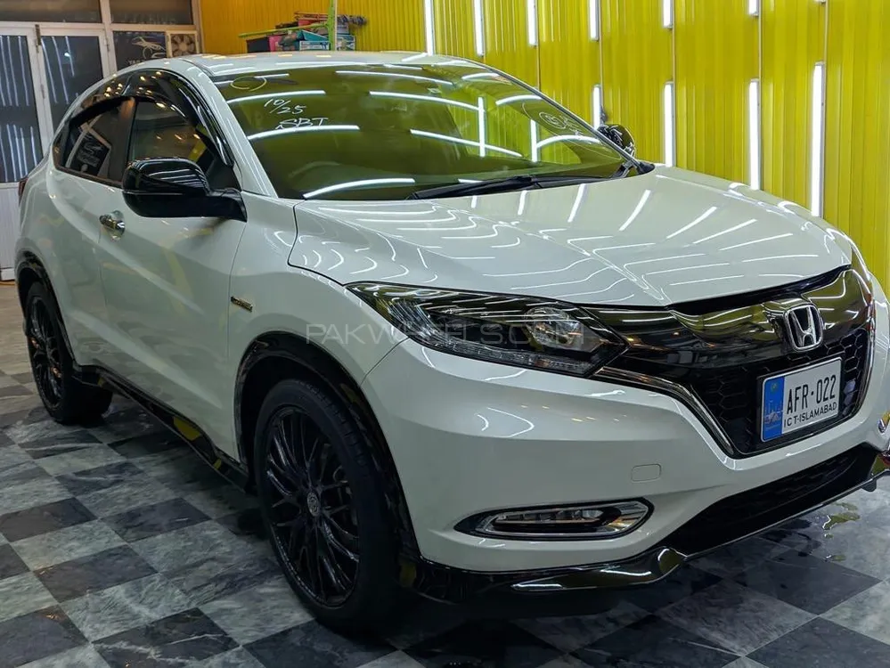 Honda Vezel 2017 for Sale in Islamabad Image-1