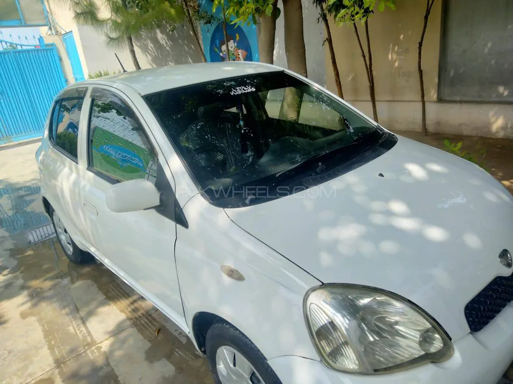 Toyota Vitz 2004 for Sale in Charsadda Image-1