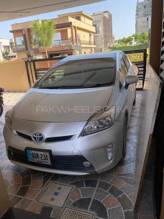 Toyota Prius 2013 for Sale in Islamabad Image-1