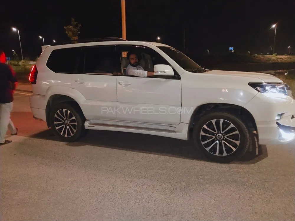 Toyota Prado 2012 for Sale in Gujrat Image-1