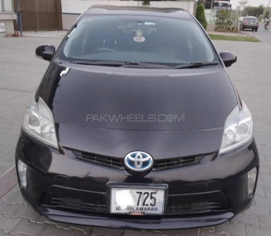 Toyota Prius 2012 for Sale in Lahore Image-1
