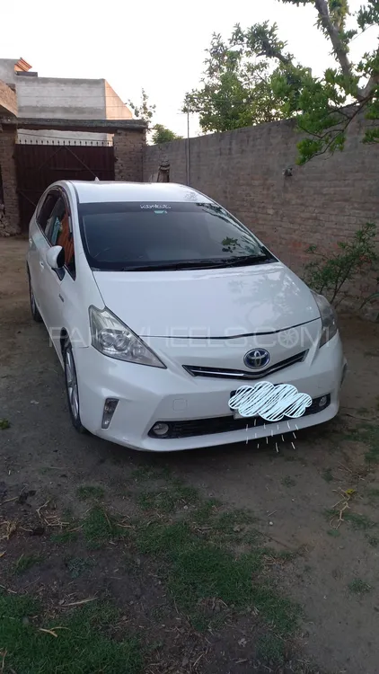 Toyota Prius Alpha 2013 for Sale in Mardan Image-1