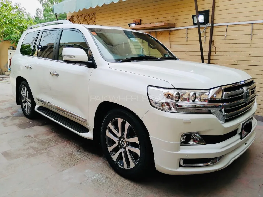 Toyota Land Cruiser 2017 for Sale in Lahore Image-1