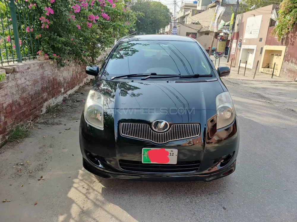 Toyota Vitz 2007 for Sale in Lahore Image-1