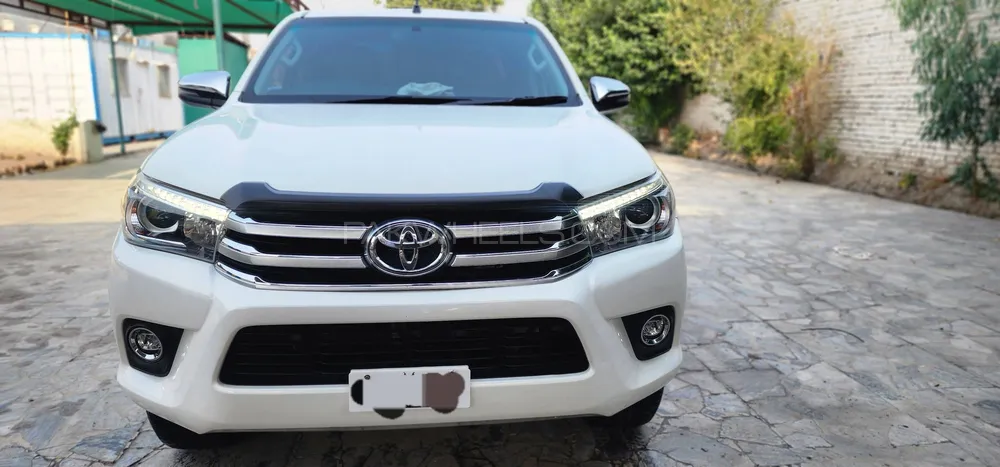 Toyota Hilux 2018 for Sale in Peshawar Image-1
