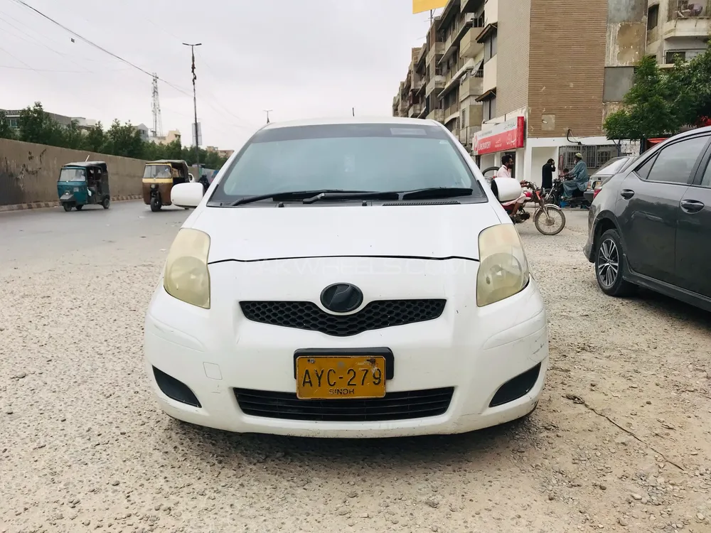 Toyota Vitz 2007 for Sale in Karachi Image-1