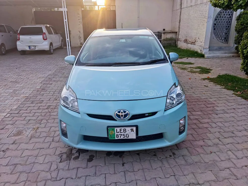Toyota Prius 2010 for Sale in Mardan Image-1