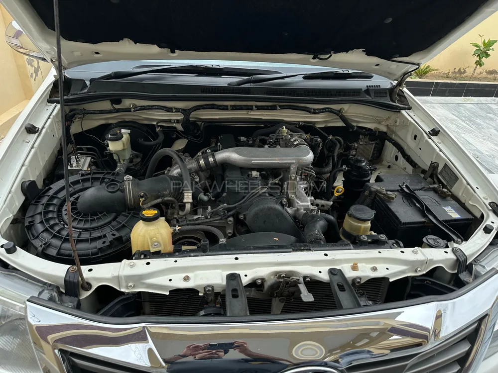 Toyota Hilux 2016 for Sale in Umer Kot Image-1