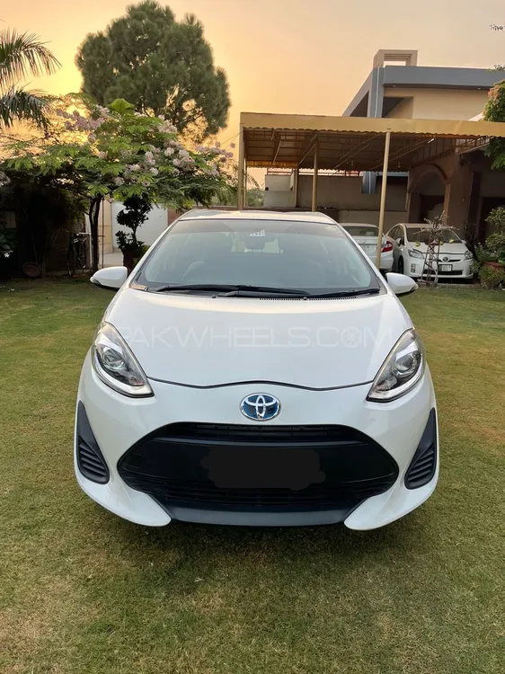 Toyota Aqua 2019 for Sale in Jhang Image-1