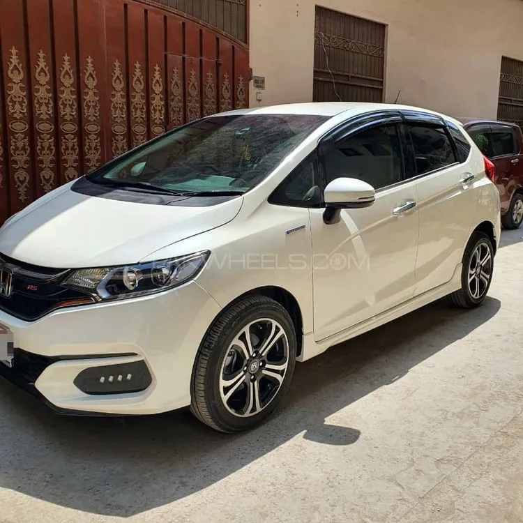 Honda Fit 2014 for Sale in Lahore Image-1
