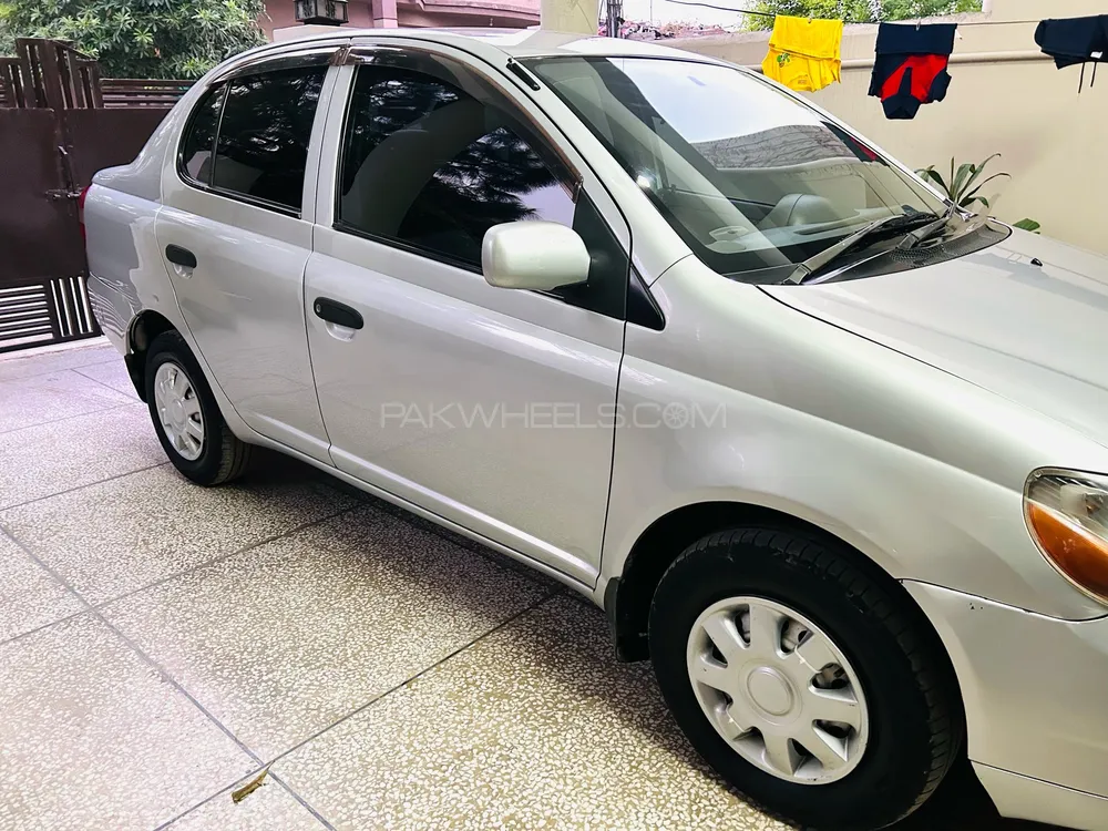 Toyota Platz 2000 for Sale in Rawalpindi Image-1