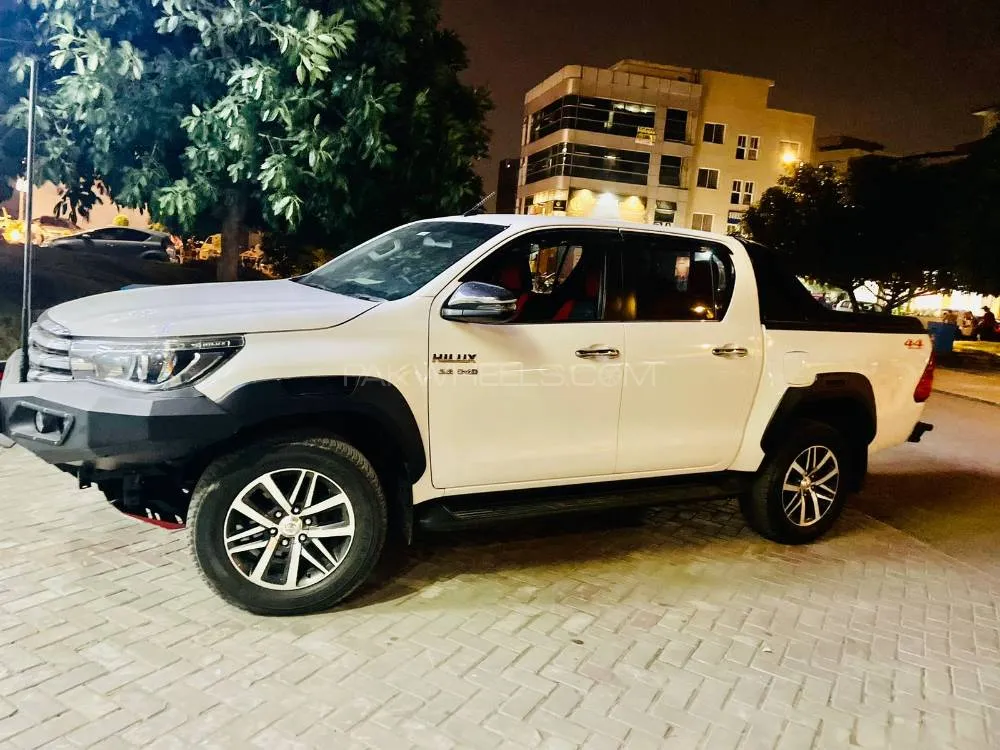 Toyota Hilux 2019 for Sale in Islamabad Image-1