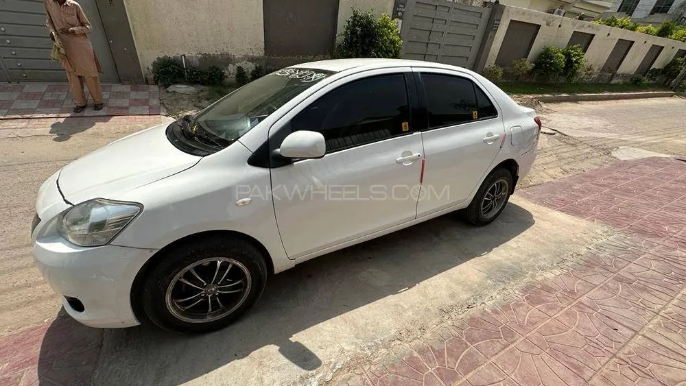 Toyota Belta 2009 for Sale in Multan Image-1