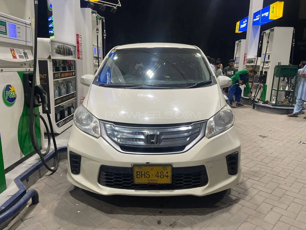 Honda Freed 2011 for Sale in Lahore Image-1