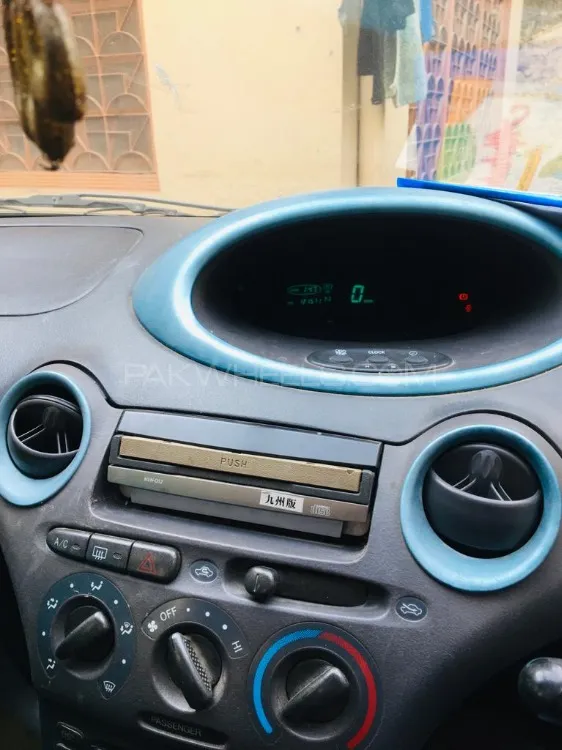 Toyota Vitz 2001 for Sale in Islamabad Image-1