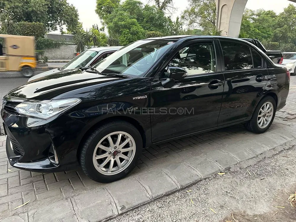 Toyota Corolla Axio 2017 for Sale in Rawalpindi Image-1