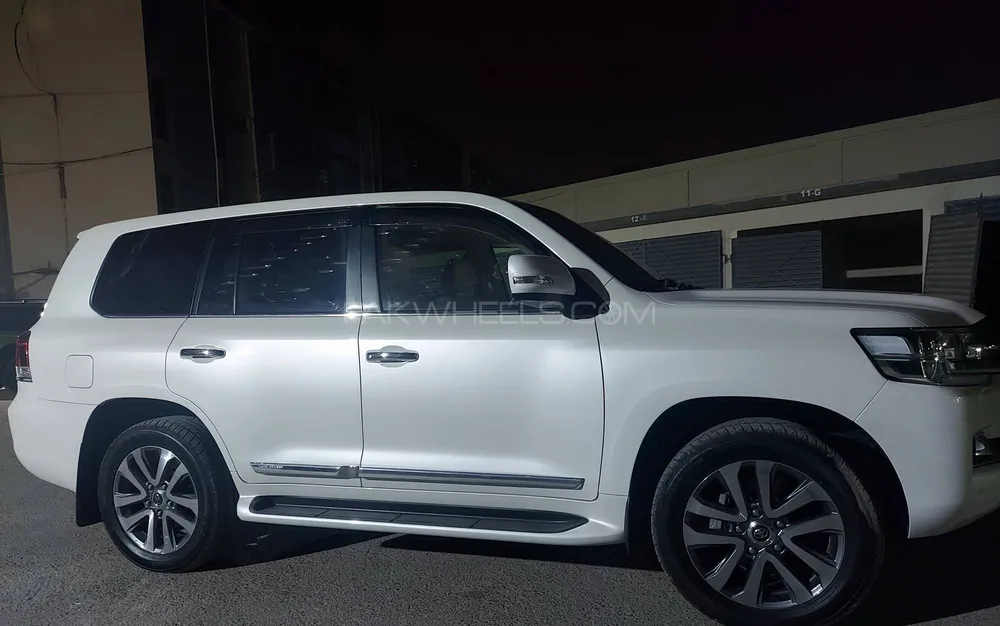 Toyota Land Cruiser 2018 for Sale in Karachi Image-1