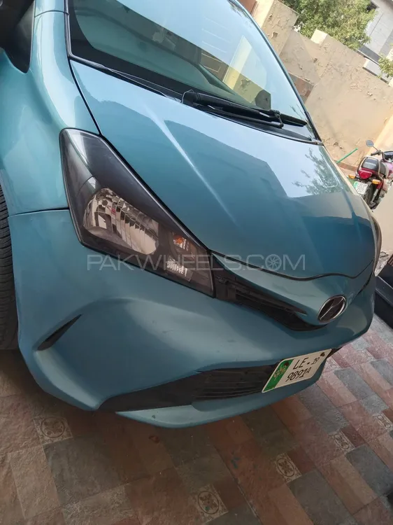 Toyota Vitz 2015 for Sale in Lahore Image-1
