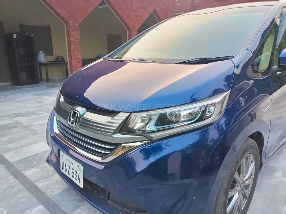 Honda Freed 2017 for Sale in Lahore Image-1
