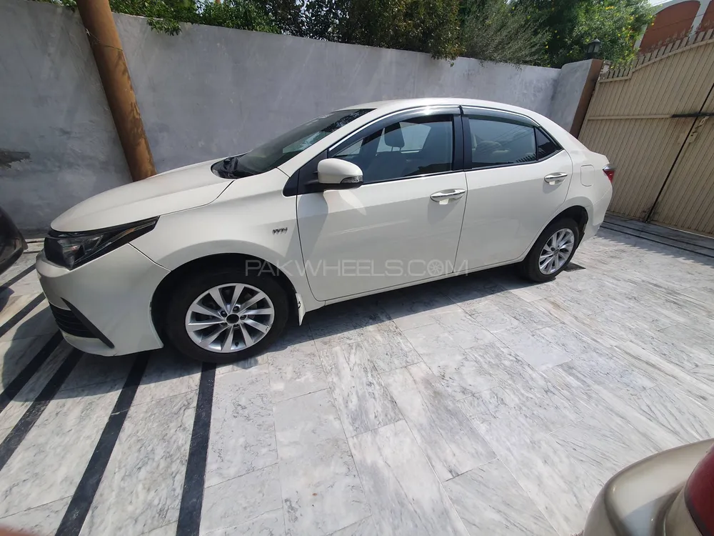 Toyota Corolla 2017 for Sale in Nowshera Image-1