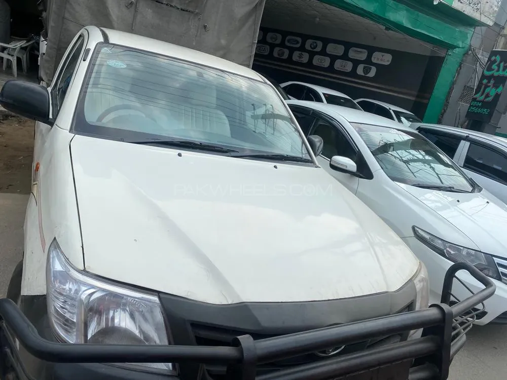 Toyota Hilux 2015 for Sale in Sialkot Image-1