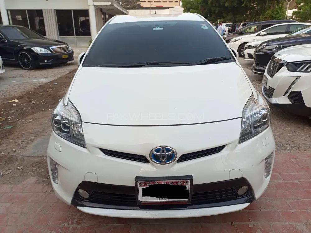 Toyota Prius 2015 for Sale in Karachi Image-1