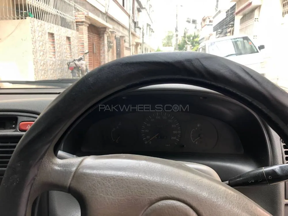 Suzuki Baleno 2002 for Sale in Karachi Image-1