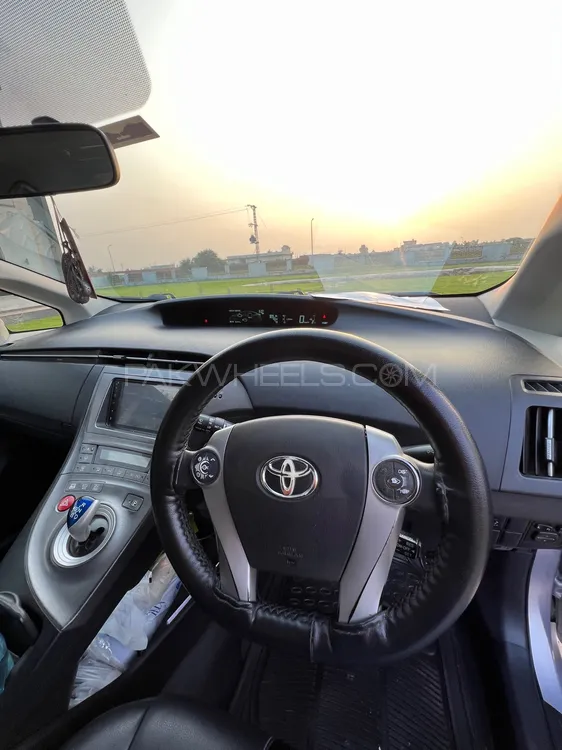 Toyota Prius 2012 for Sale in Lahore Image-1