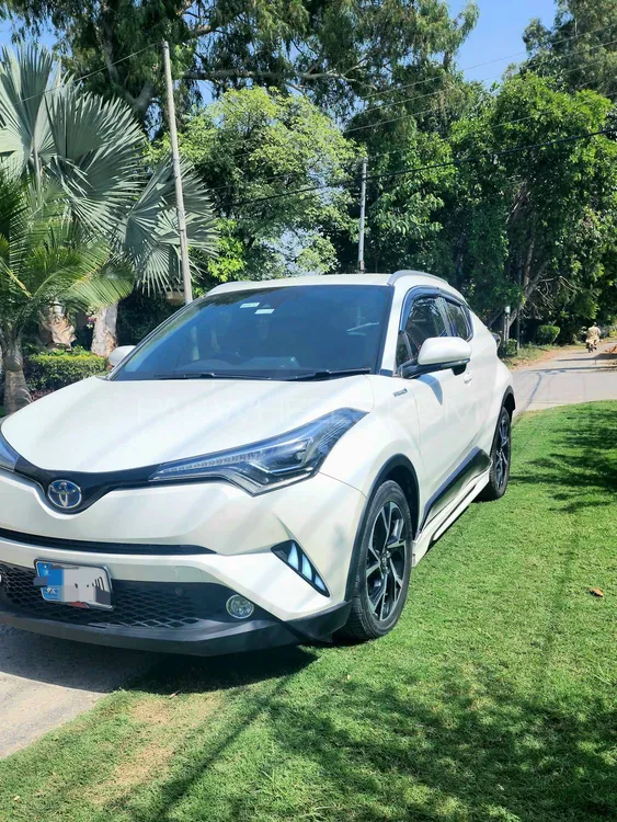 Toyota C-HR 2017 for Sale in Islamabad Image-1