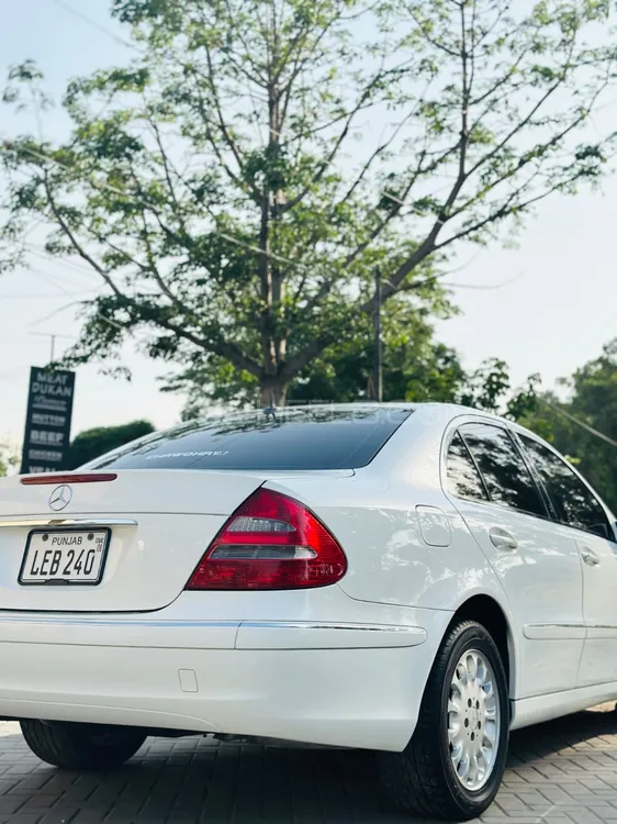 Mercedes Benz E Class 2005 for Sale in Lahore Image-1