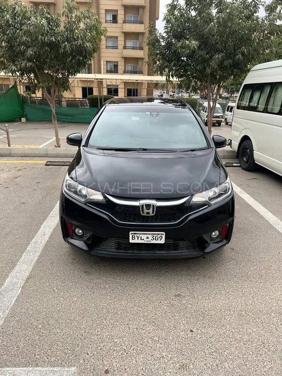Honda Fit 2017 for Sale in Karachi Image-1