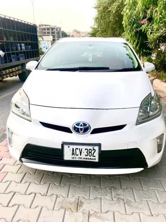 Toyota Prius 2013 for Sale in Islamabad Image-1