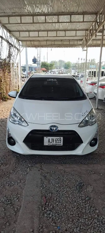 Toyota Aqua 2015 for Sale in Peshawar Image-1